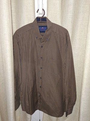 Men's brown striped shirt like new, one size