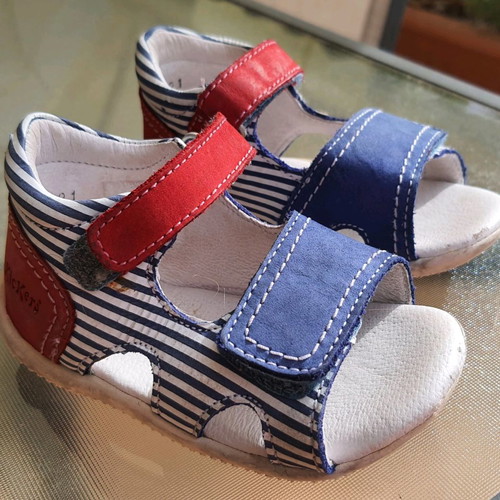 Kickers leather sandals used, size 21