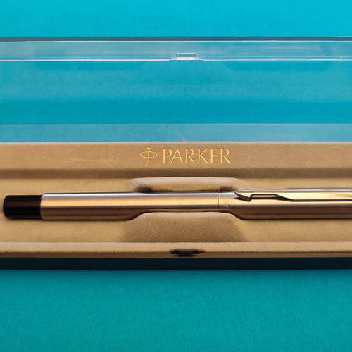 Parker Silver pen like new with instructions and case