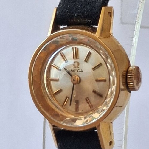 Omega retro 1980 women's wristwatch, Swiss collection