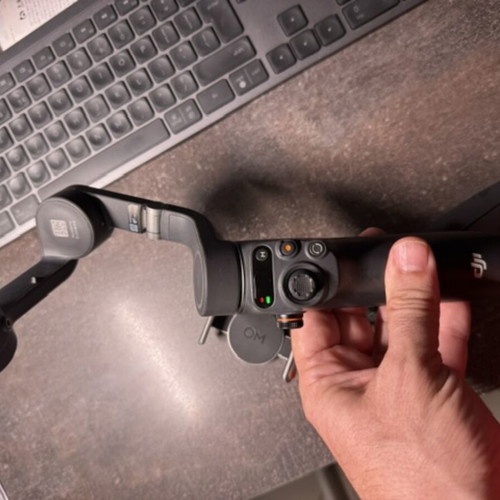 DJI Osmo Mobile 4 gimbal like new