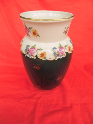 Πορσελάνινο βάζο της δεκαετίας του '70 σε άριστη κατάσταση