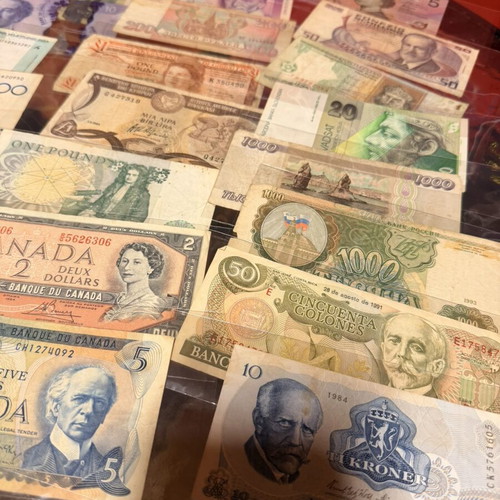 Collectible banknotes used, various countries, pack