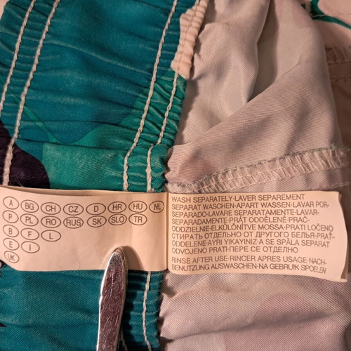 Men's swim shorts C&A new, size S, floral hibiscus pattern