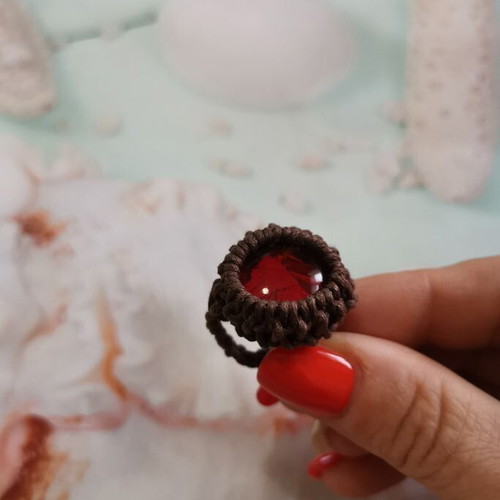 VINO ring with artificial macrame and glass stone, handmade