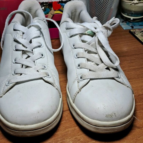 Children's sneakers used, size 36, neutral with wear