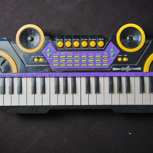 Children's keyboard used in good condition