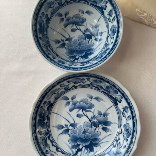 Arita Japanese Porcelain Set bowl and deep plate like new