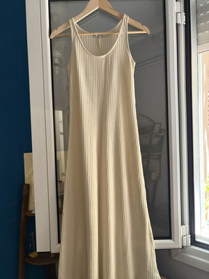 Maxi Zara Rib φόρεμα σαν καινούργιο, νούμερο Small, άσπρο μπεζ