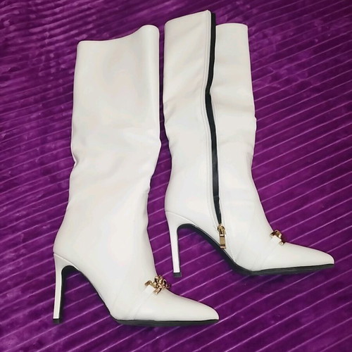 White women's boots new, size 36 with gold chain detail