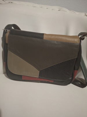 Women's crossbody bag like new, multicolor with 4 spacious compartments