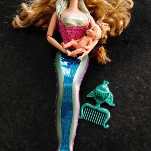 Barbie & Krissy Magical Mermaid 2002 doll used with light-up tail