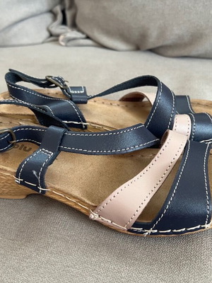New leather sandals Inblu for summer