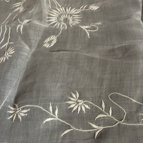 Vintage decorative table linen used, Swiss Tambour lace 48x68 cm