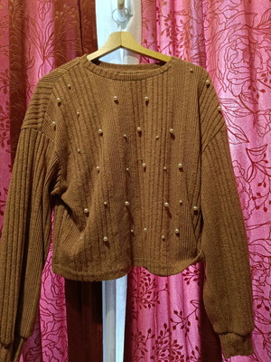 Blouse with pearls size small like new
