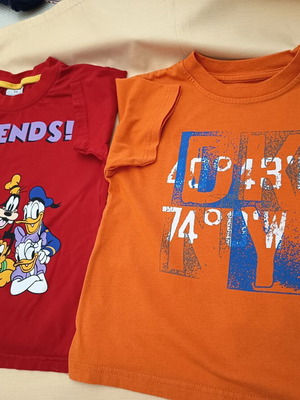 παιδικά μπλουζάκια σετ δύο τεμάχια disney h&m καιDKNY για 4-5 ετών σε άριστη κατάσταση