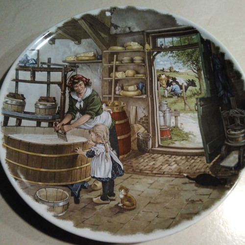 Porcelain decorative plate from Netherlands 1997, like new