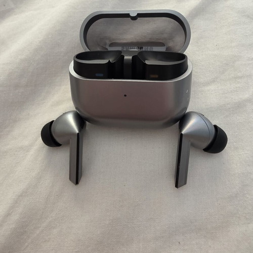 Samsung Buds 3 Pro like new
