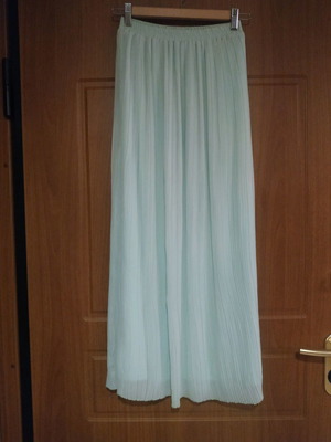 Tally Weill long pleated skirt size XS, unused, mint color