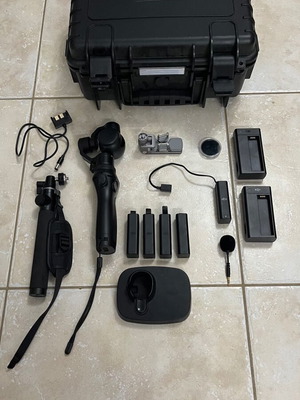 Dji Osmo 4K like new with 4 batteries and professional case