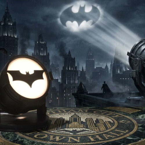 Bat-signal lamp like new, Batman themed lighting