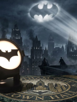 Bat-signal lamp like new, Batman themed lighting