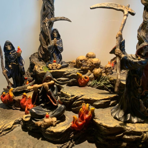 Gothic decorative resin base with 4 used Grim Reaper figures