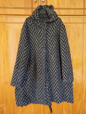 Long gray Milla coat like new, one size with hood and pockets