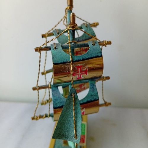 Brass Sailing Ship Model like new, 11 x 9.5 cm