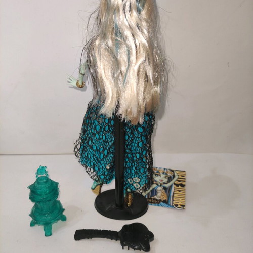 Monster High 13 Wishes Haunt the Casbah doll complete like new