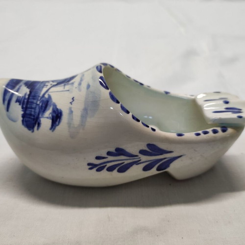 Ashtray shoe used, hand-painted porcelain from Delft Netherlands