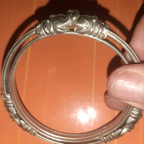 Vintage silver bracelet with elephant design like new