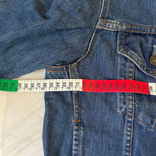 Levi's Original Trucker Denim Jacket Size M like new, blue