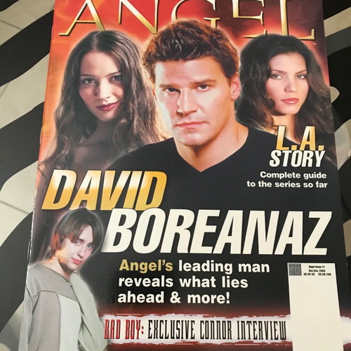 Angel Magazine#1 1st Issue new with big Cordelia poster