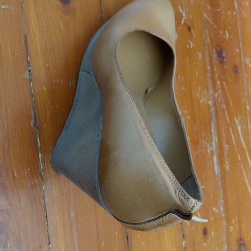 Wall Street leather pumps size 39 like new brown