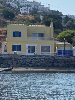 Βίλα 212 τ.μ. στη Λέρο με θέα θάλασσα, 3 υπνοδωμάτια, 3 μπάνια, γκαράζ και μαγαζί