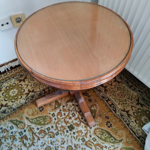 Coffee table used with solid wood and glass top