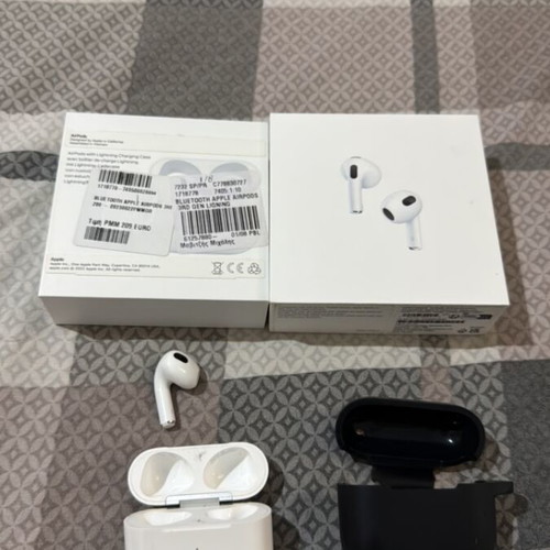 AirPods 3 single earbud with case and Lightning cable