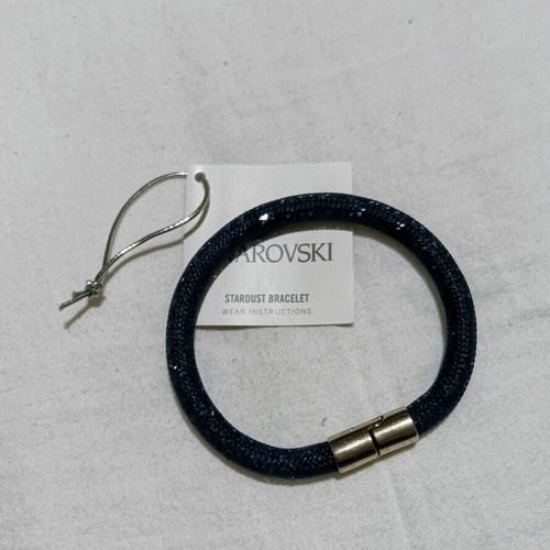 Swarovski Stardust bracelet with blue crystals and silver magnetic clasp