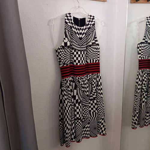 Manolo dress like new, size M, black and white