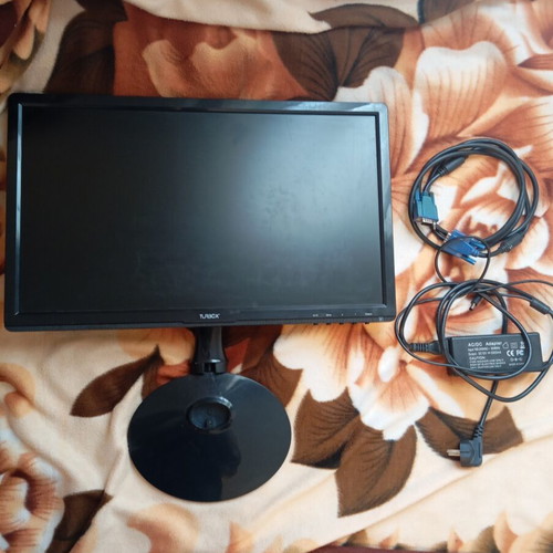 Turbo-X TX-185ELM 18.5" LCD Monitor like new with accessories