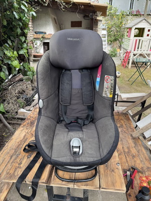 Bebe Confort Isofix παιδικό κάθισμα σαν καινούργιο με ανάκλιση