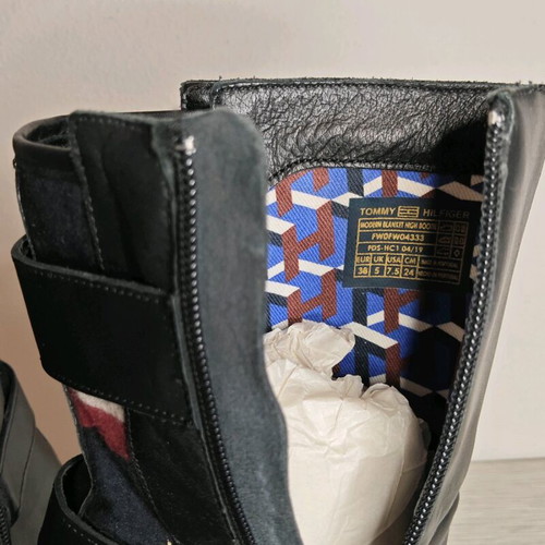 Tommy Hilfiger black leather boots like new