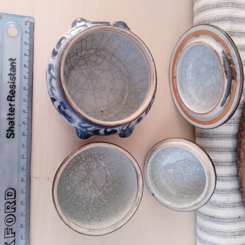 Chinese porcelain used decorative jars