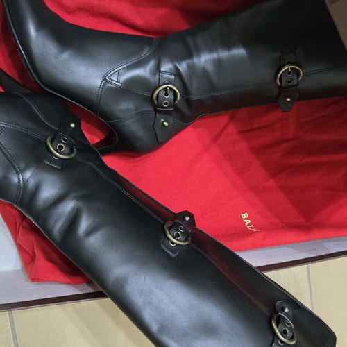 Bally black leather boots like new, 8cm heel
