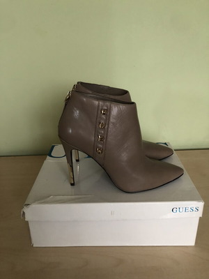 Guess women's leather high heel shoes like new, beige, size 39