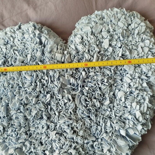 Heart-shaped rag rug bath mat like new, cotton fabric