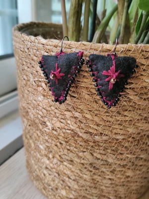 Amulet-style earrings new, handmade, black and red