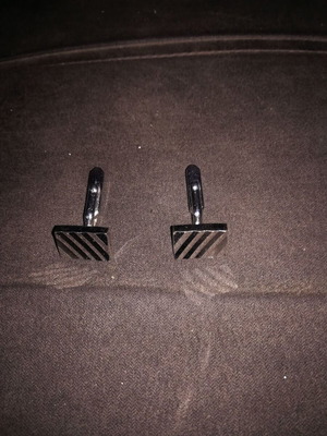 Silver cufflinks like new with design