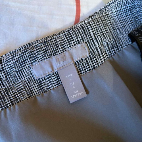 H&M skirt gray size L like new